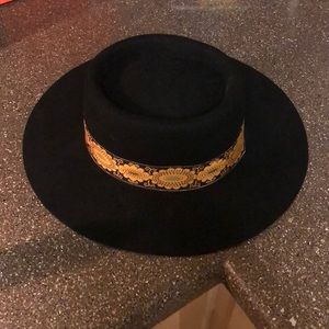 Lack of color Lolita boater hat